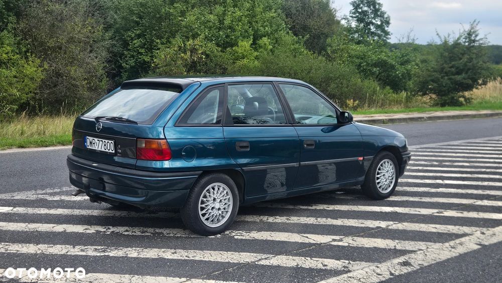 Opel Astra 1.6 16V Dream - 24
