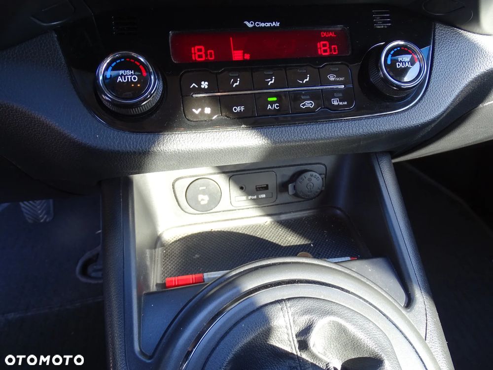Kia Sportage 1.7 CRDI 2WD ISG Dream-Team Edition - 32