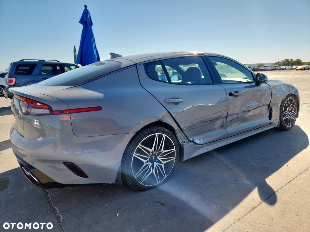 Kia Stinger - 5