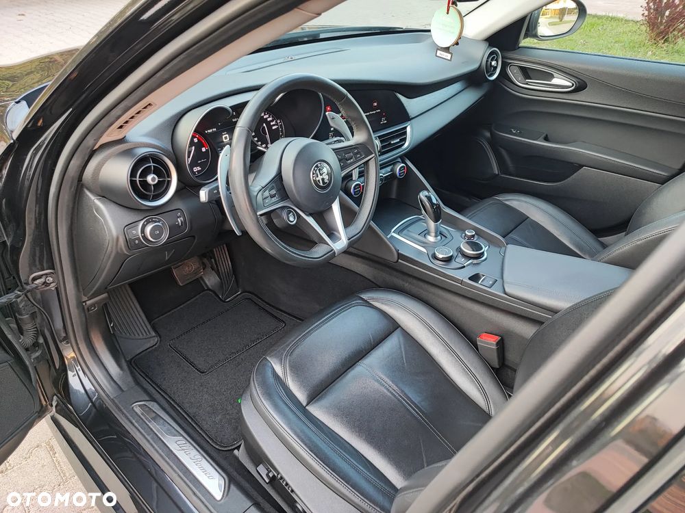 Alfa Romeo Giulia 2.2 AT8 Super - 16