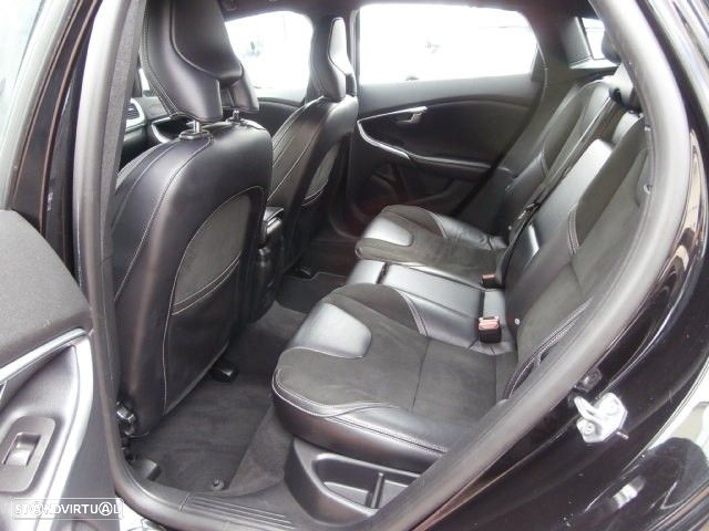 Volvo V40 2.0 D2 R-Design - 29