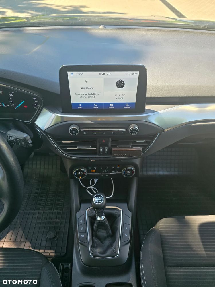 Ford Focus 1.5 EcoBoost Titanium Business - 23