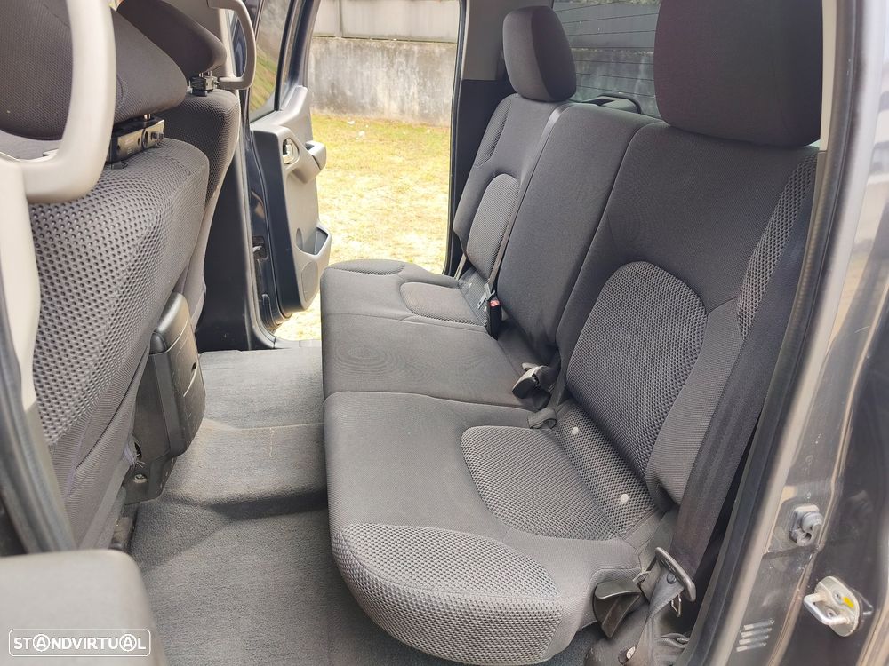 Nissan Navara 2.5 dCi CD LE - 10