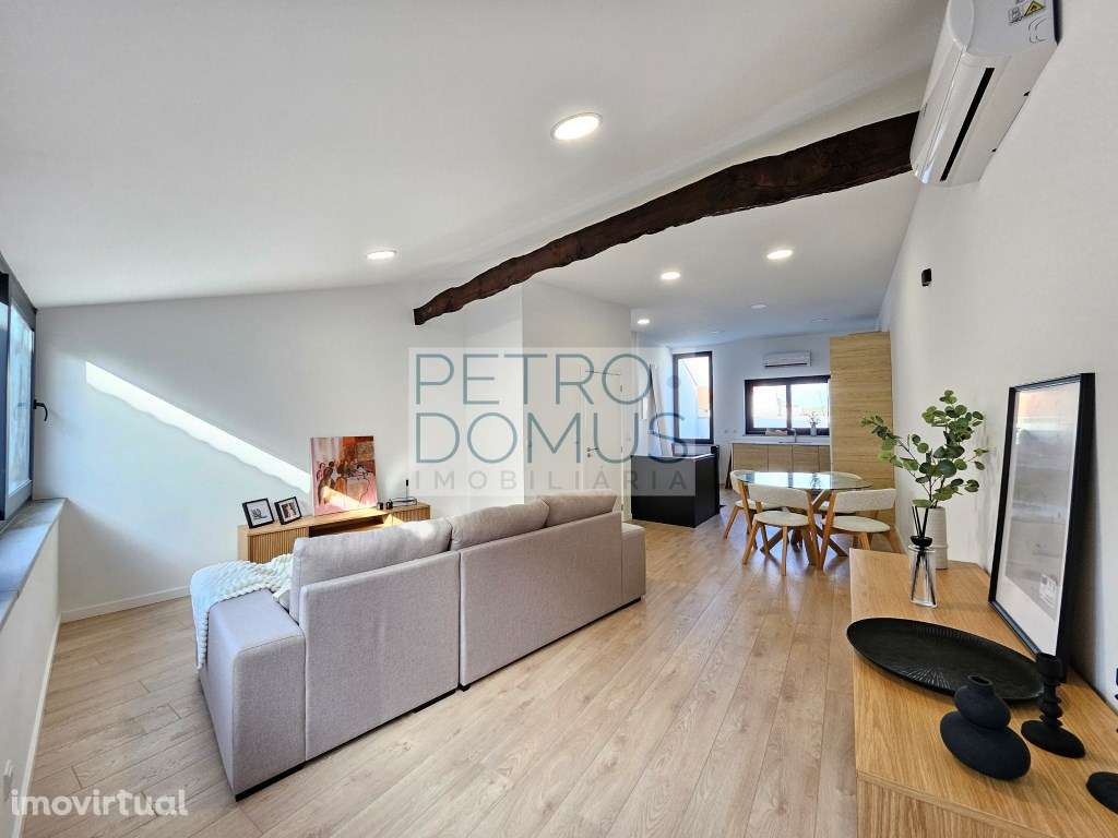 MORADIA NOVA COM TERRAÇO EM MELO - Grande imagem: 2/25