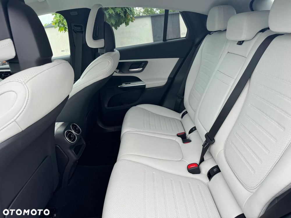 Mercedes-Benz GLC - 23