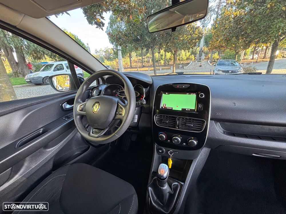 Renault Clio - 19