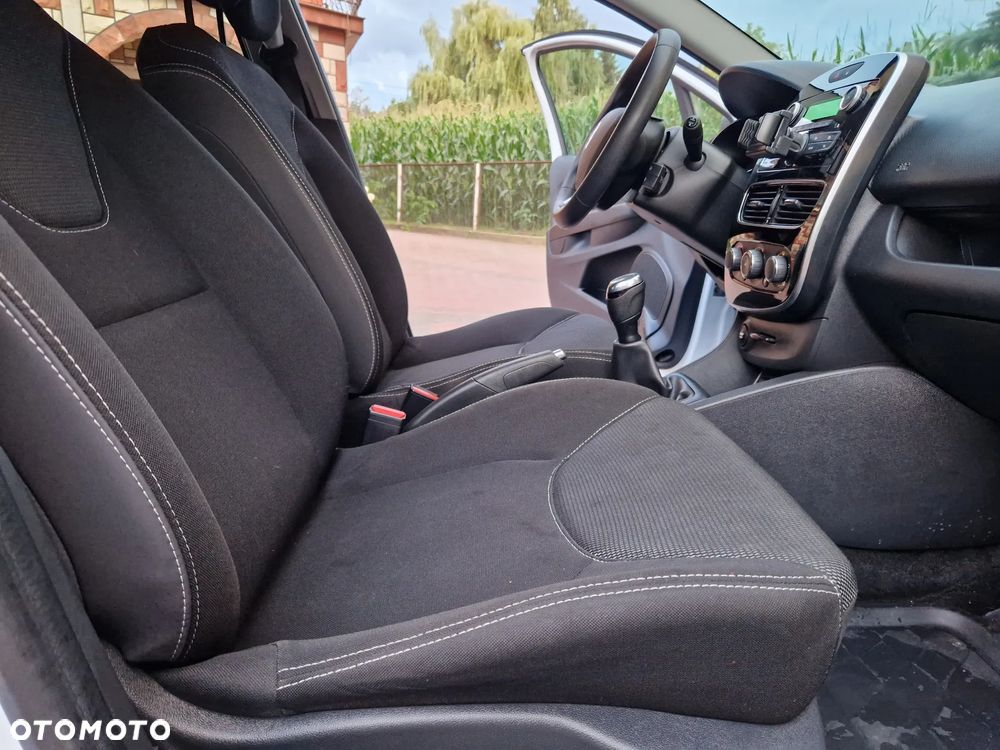 Renault Clio 1.2 16V Life - 23