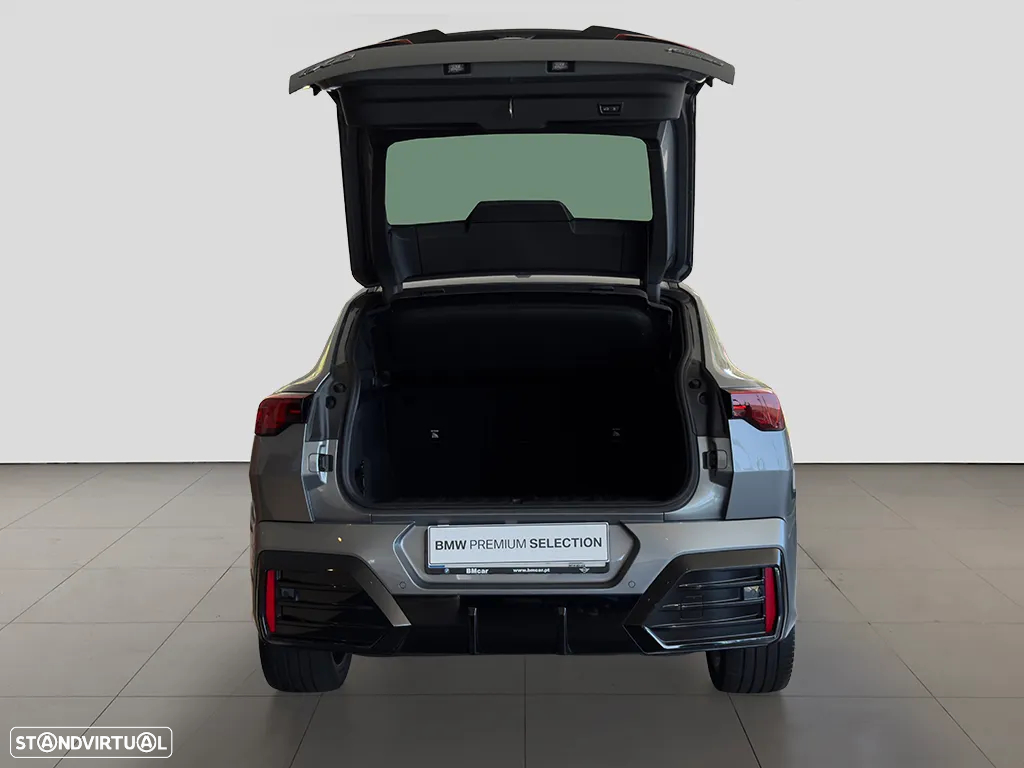 BMW iX2 xDrive30 Pack Desportivo M - 14