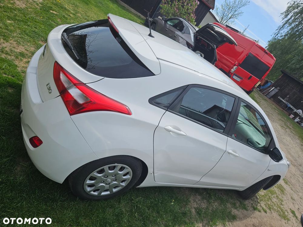 Hyundai i30 1.4 Classic + - 6