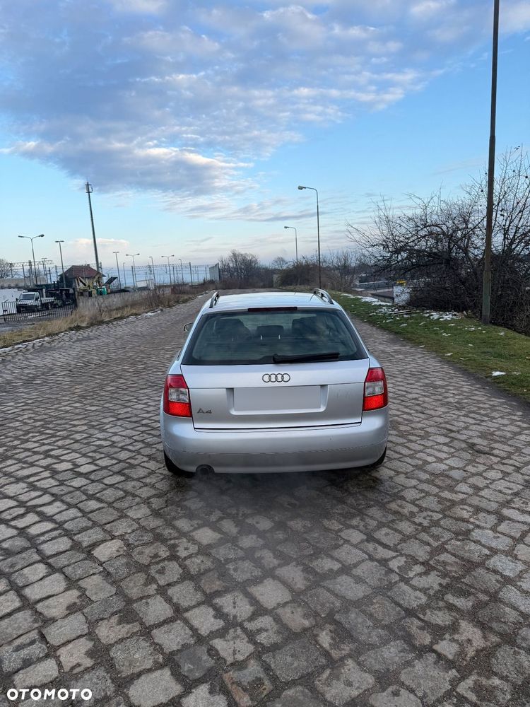 Audi A4 Avant - 4