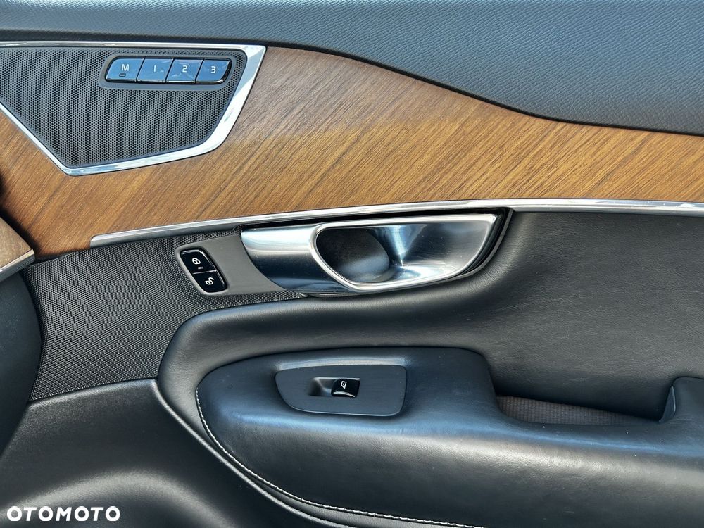 Volvo XC 90 - 18