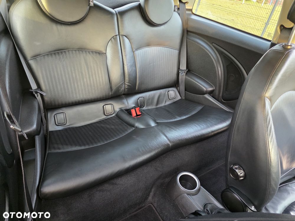 MINI Cooper D Bayswater - 12