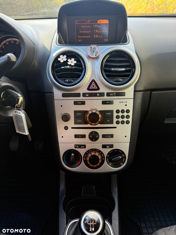 Opel Corsa 1.2 16V Edition / Active - 14