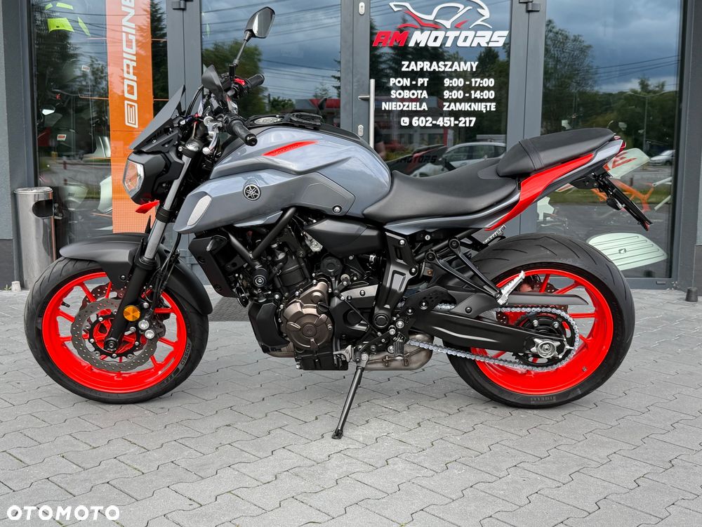 Yamaha MT - 27