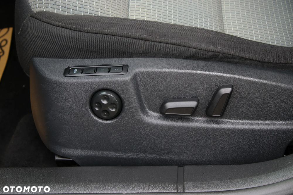 Skoda Superb 2.0 TDI DSG Exclusive - 35
