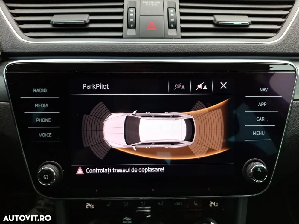 Skoda Superb 2.0 TDI DSG Style - 17