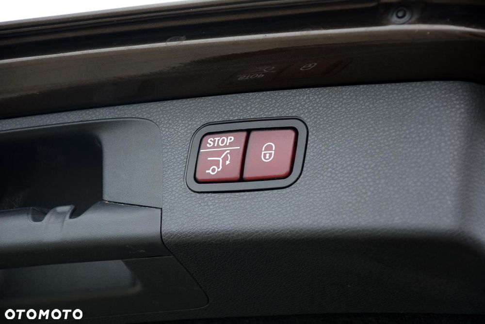 Mercedes-Benz Klasa E 250 9G-TRONIC - 36