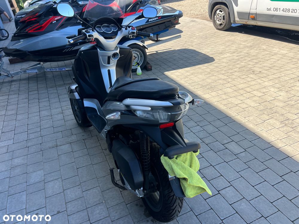 Piaggio MP-3 - 4