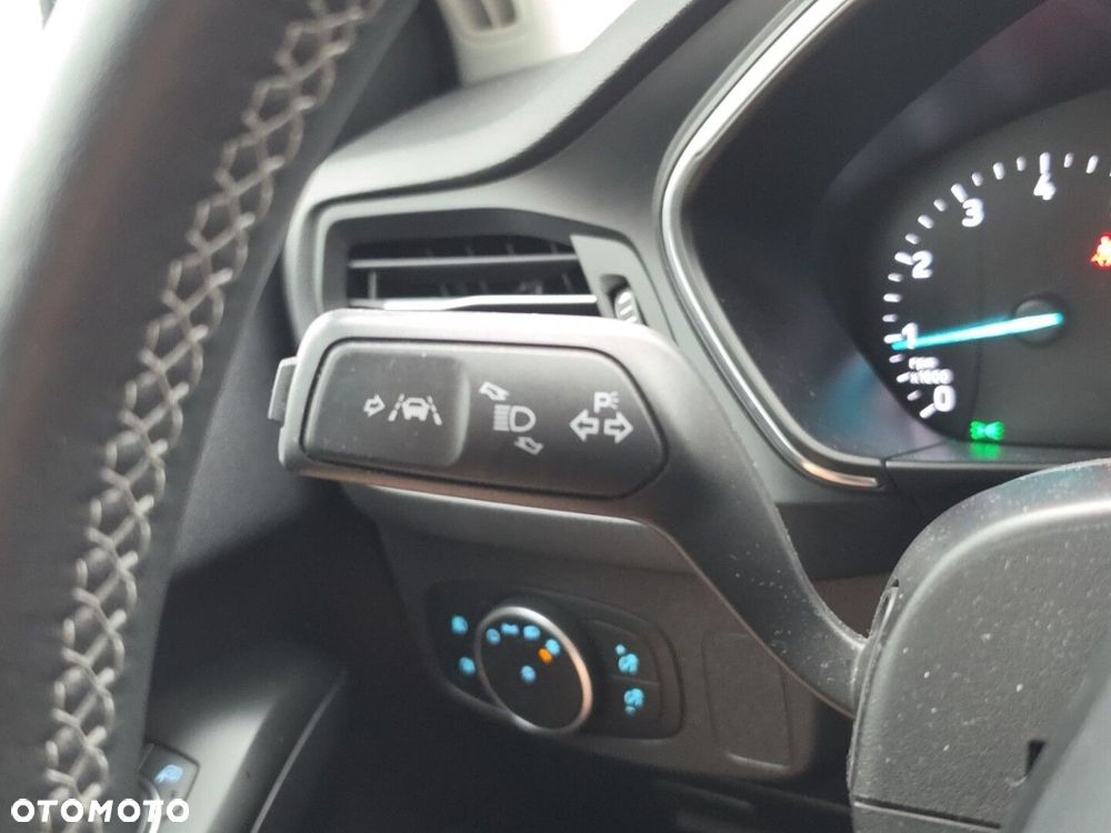 Ford Focus 1.0 EcoBoost Titanium Business - 24