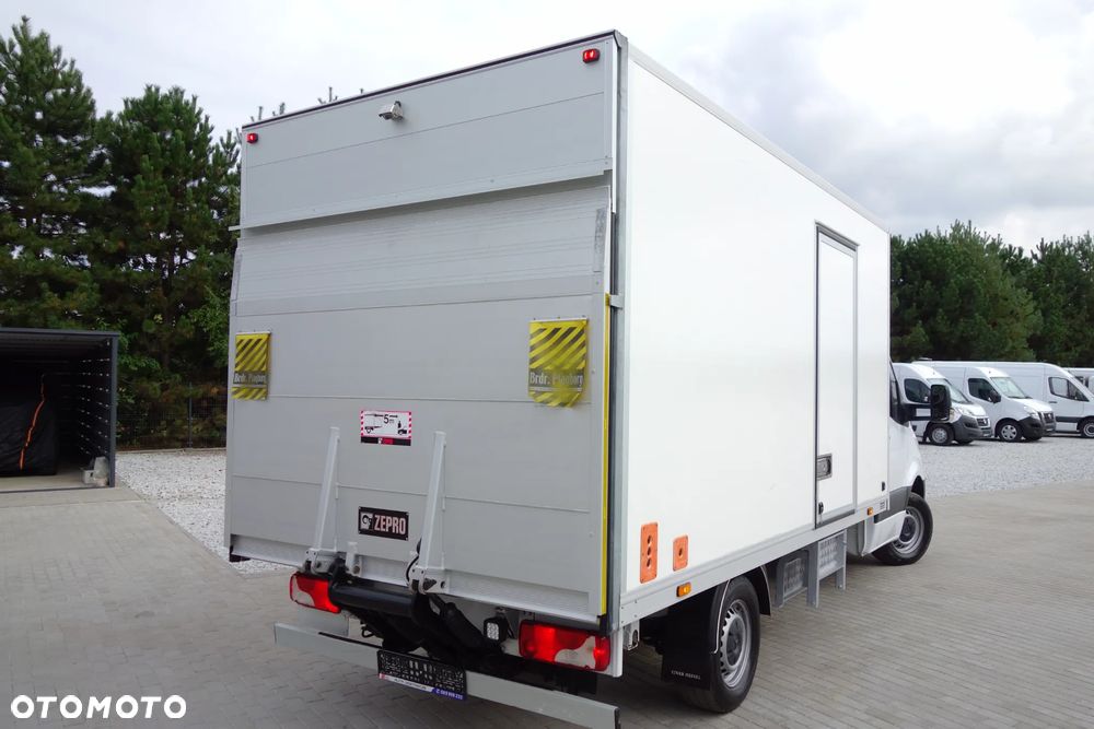 Mercedes-Benz Sprinter 3.0 Bluetec Automat 319  Kontener + Winda 750 kg. - 3