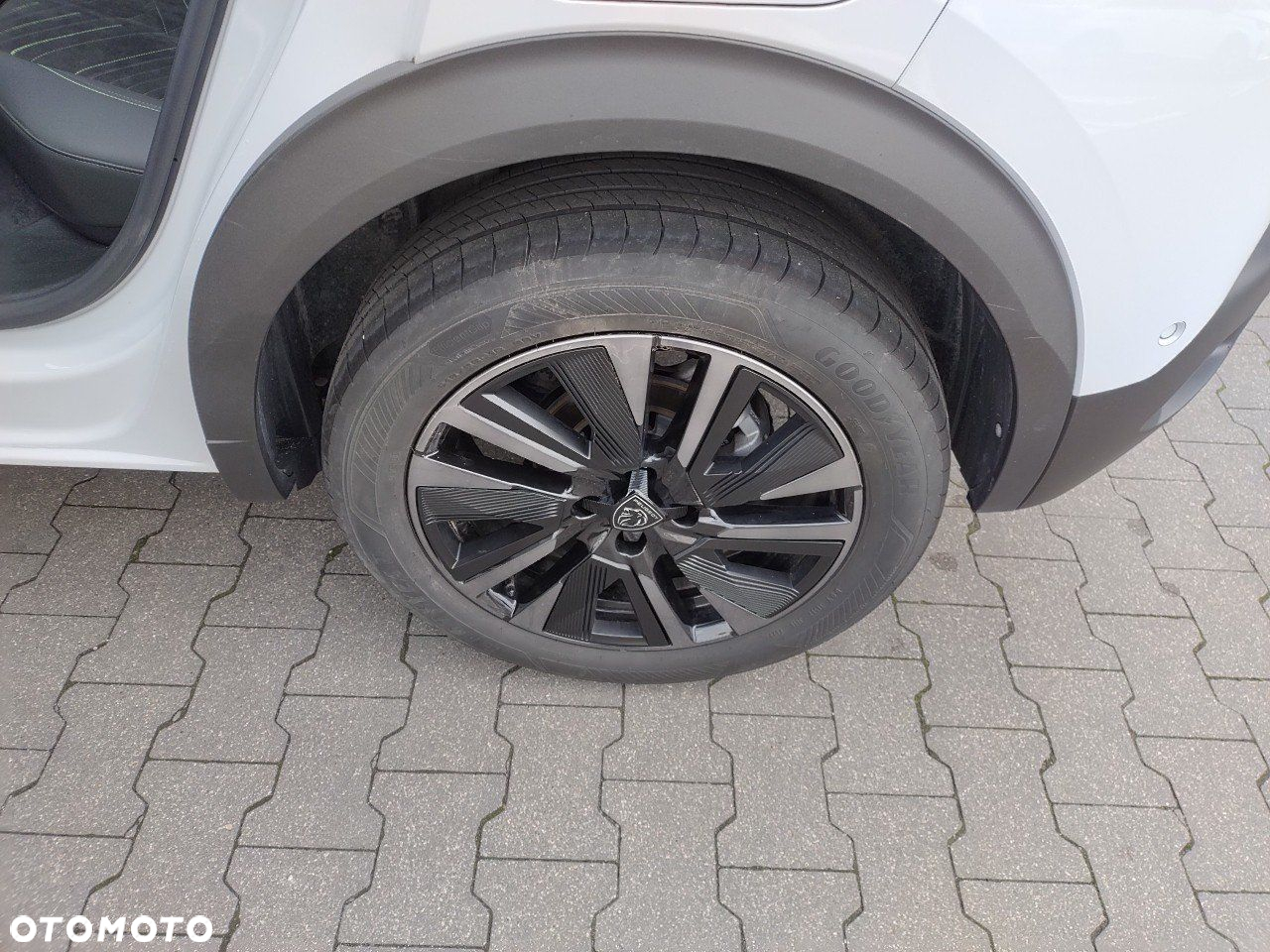 Peugeot 2008 1.2 PureTech GT S&S EAT8 - 11