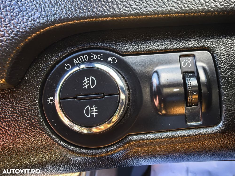 Opel Insignia - 17