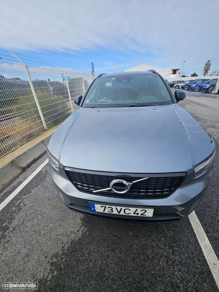 Volvo XC 40 1.5 T3 R-Design Tech Edition - 3