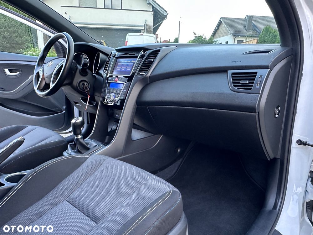 Hyundai i30 blue 1.6 GDI Passion - 31