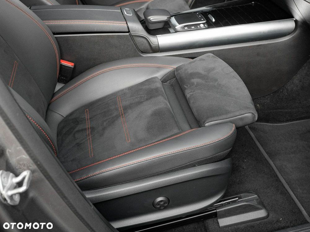 Mercedes-Benz EQA 250 66.5kWh AMG Line - 32