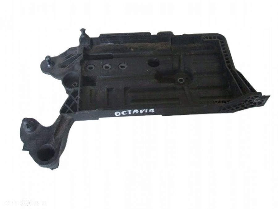 SKODA OCTAVIA III SUPERB SEAT GOLF PODSTAWA OBUDOWA AKUMULATORA 5Q0915331K - 1