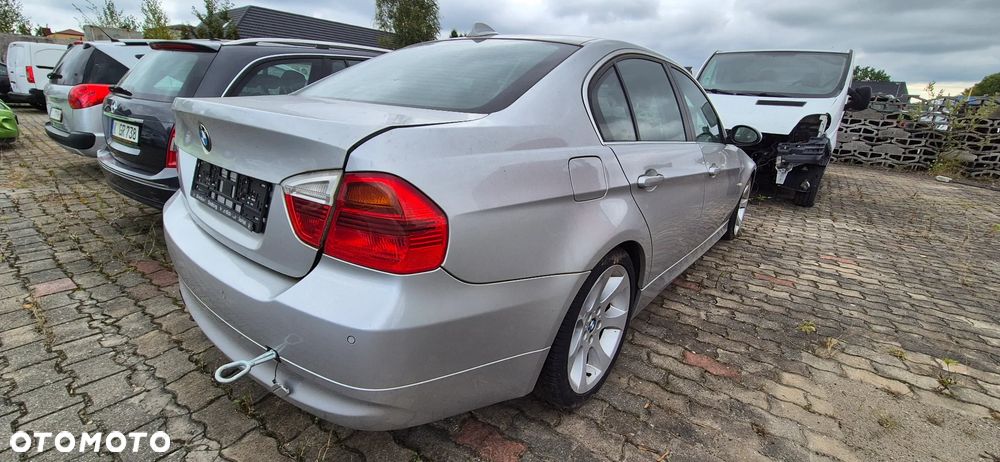 BMW Seria 3 330i xDrive Touring Edition Sport - 2