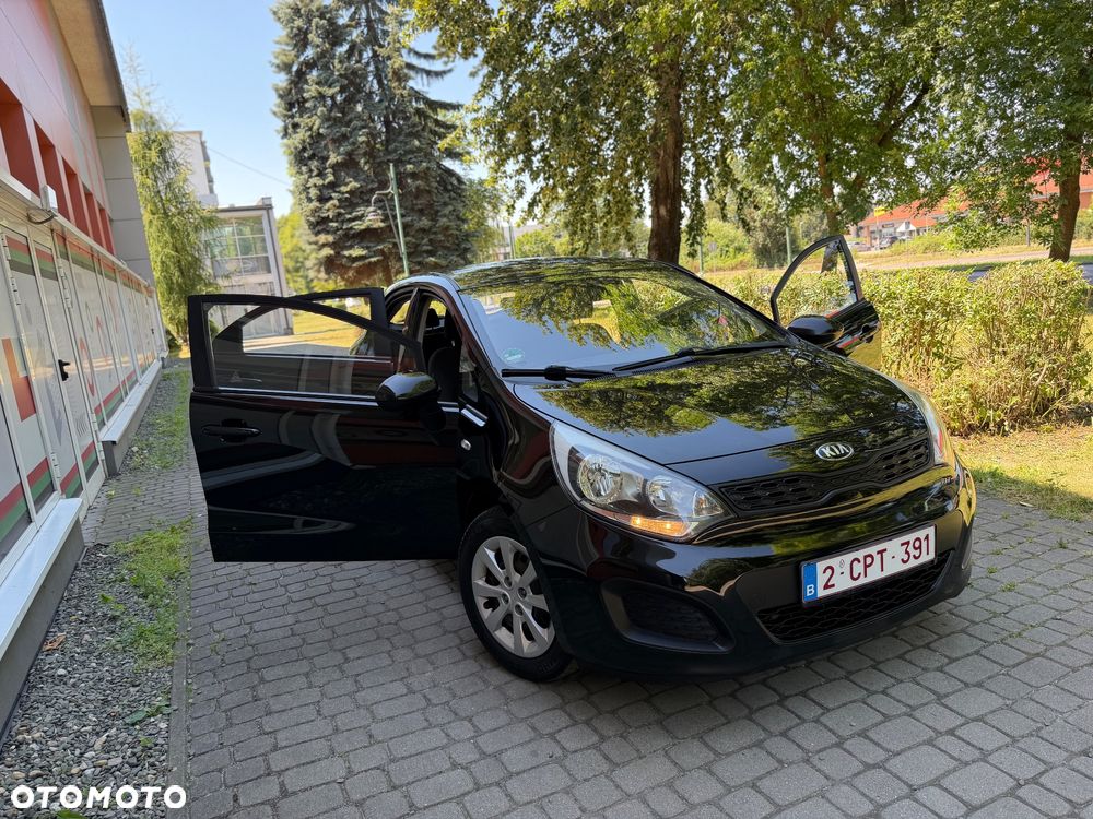 Kia Rio 1.2 Fifa World Cup Edition - 14