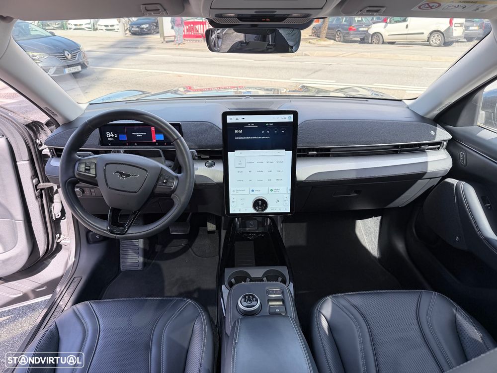 Ford Mustang Mach-E 75.7 kWh Base - 18