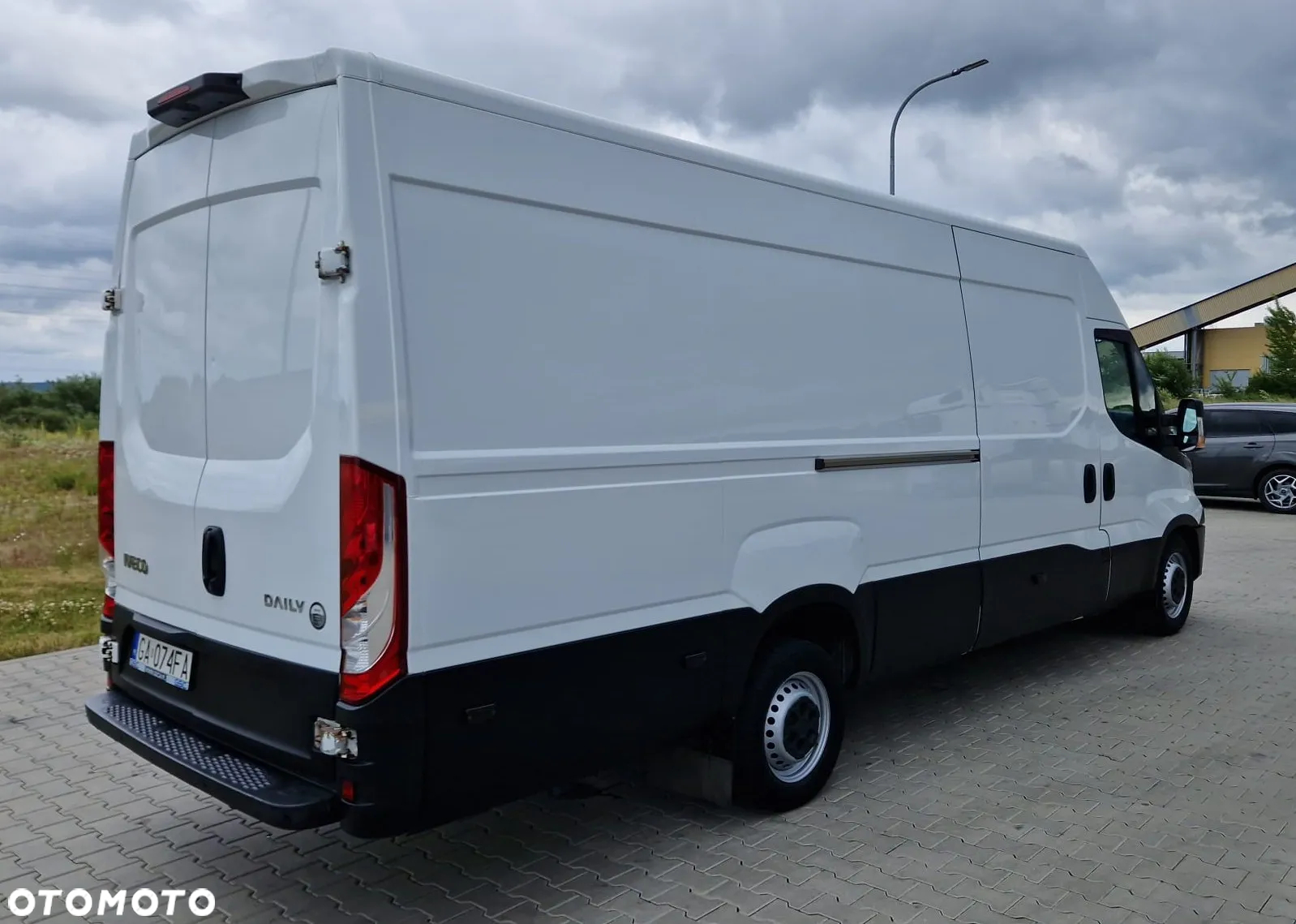 Iveco DAILY 35S18 - 18