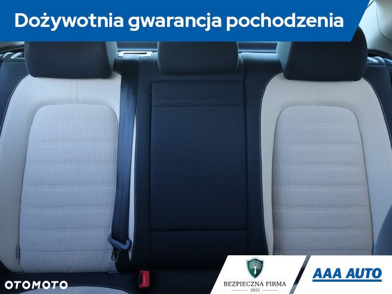 Volkswagen Passat CC - 12