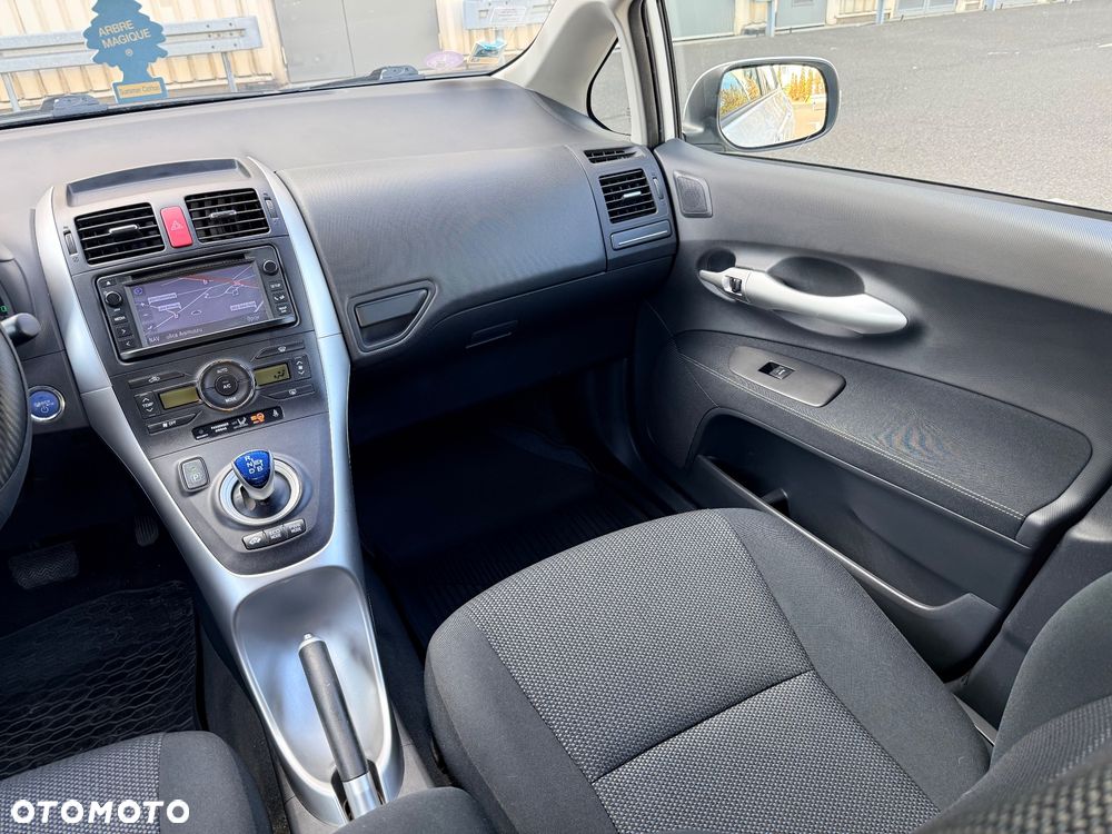 Toyota Auris 1.8 HSD Luna - 23