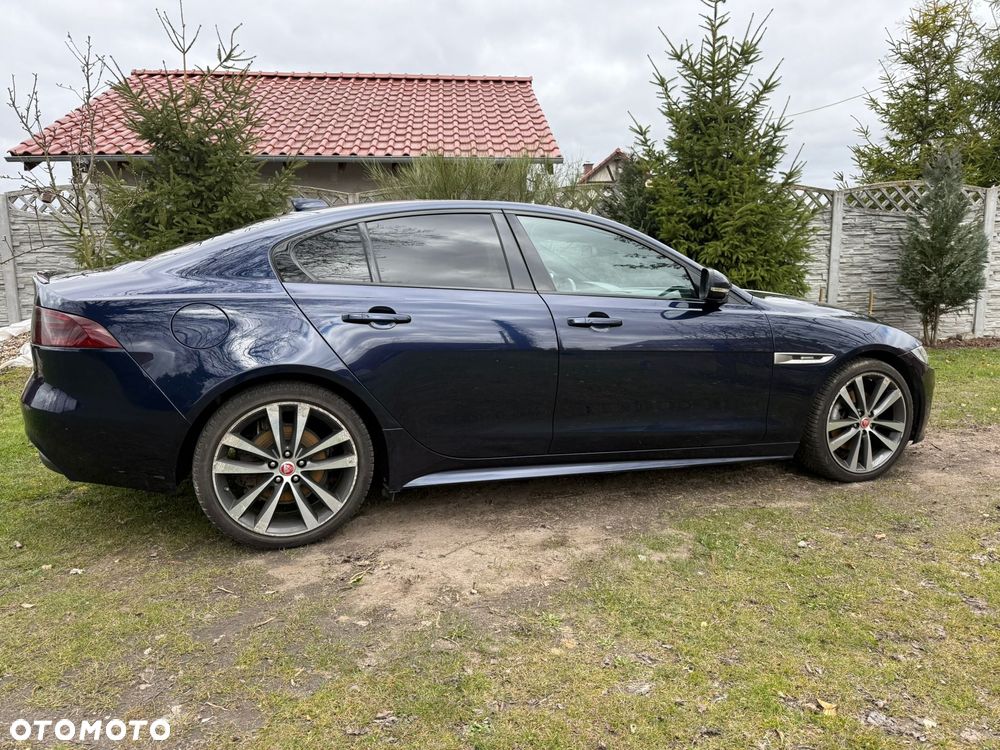Jaguar XE 2.0 D R-Sport - 3