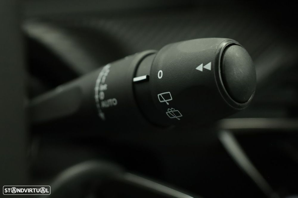 Peugeot 2008 1.2 PureTech Allure - 19