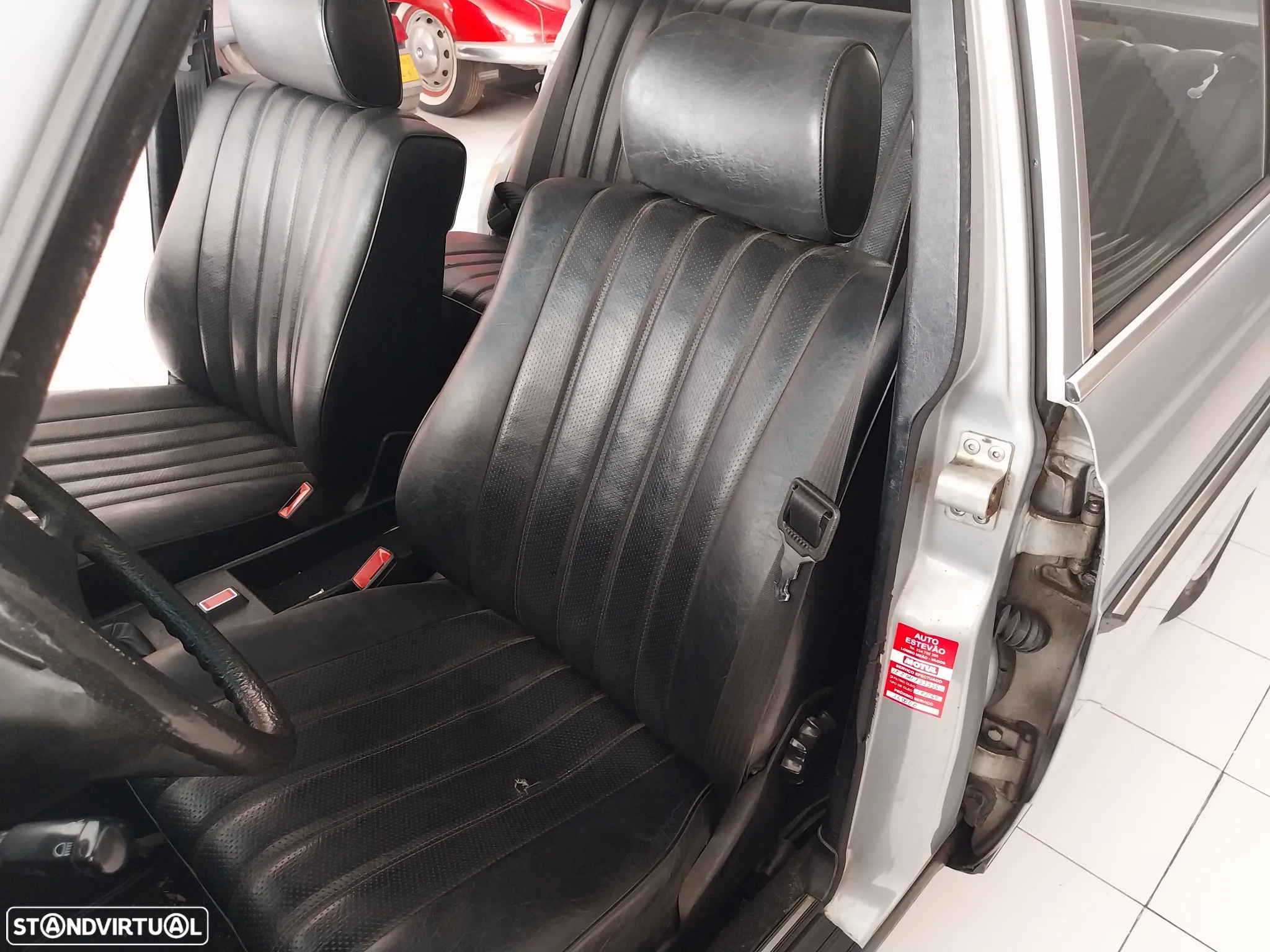 Mercedes-Benz 300 D - 6