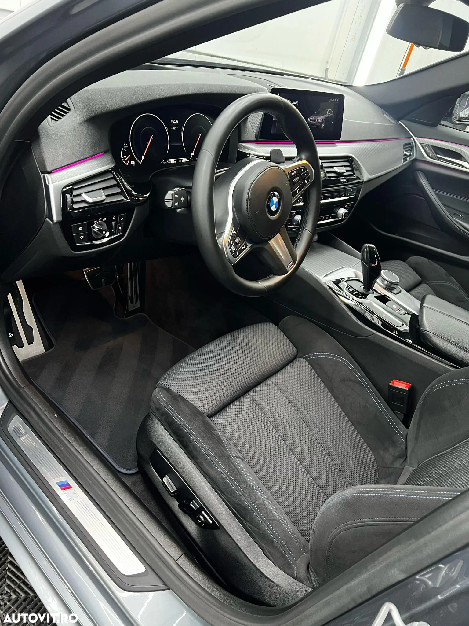 BMW Seria 5 520d xDrive AT - 10