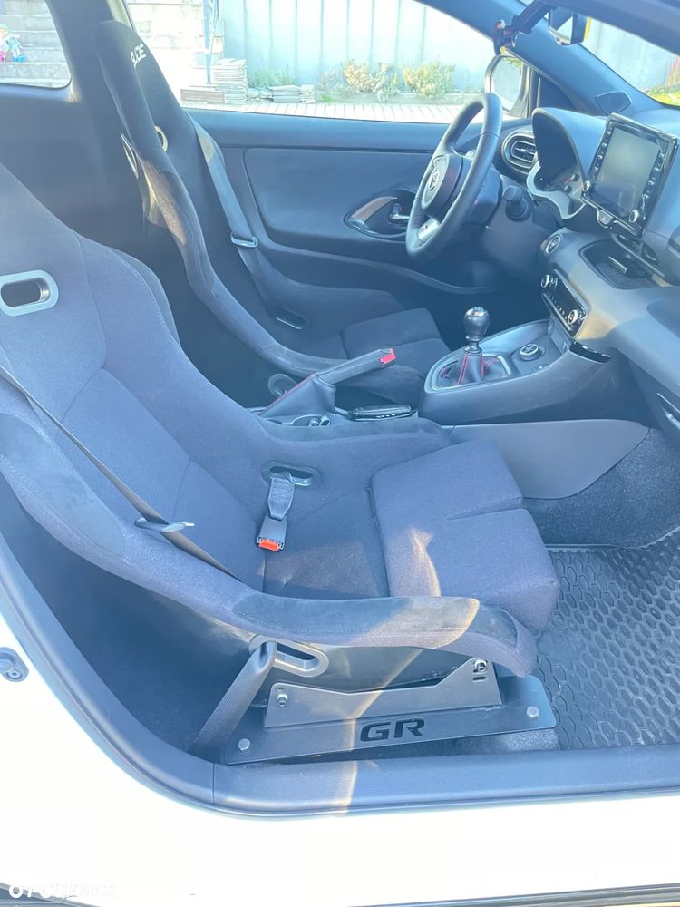 Toyota GR Yaris 1.6 Dynamic - 14