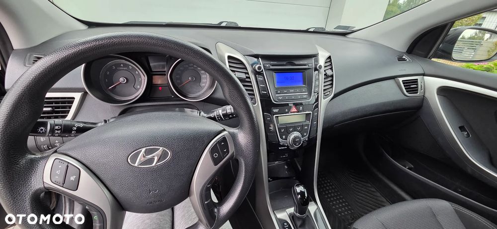 Hyundai i30 1.6 Comfort - 10