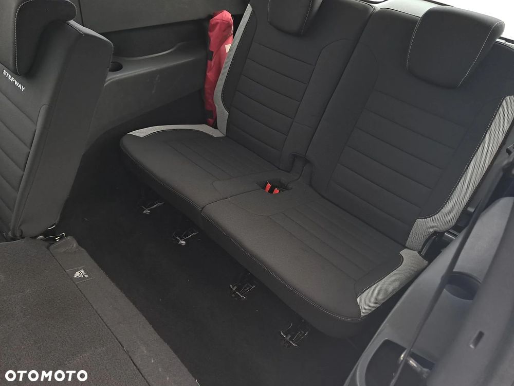Dacia Lodgy 1.3 TCe Stepway S&S - 17