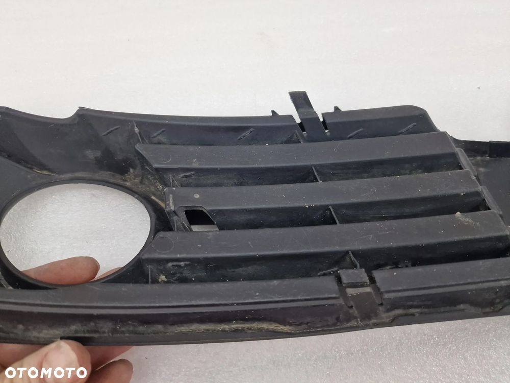 VW PASSAT B5 LIFT 3B0 00-05 PRAWA KRATKA BOCZNA ZDERZAKA PRZEDNIEGO PRZÓD , NR 3B0853666L , 3B0853666G , 3B0853666 L / G , NR AUKCJI E/64 - 19