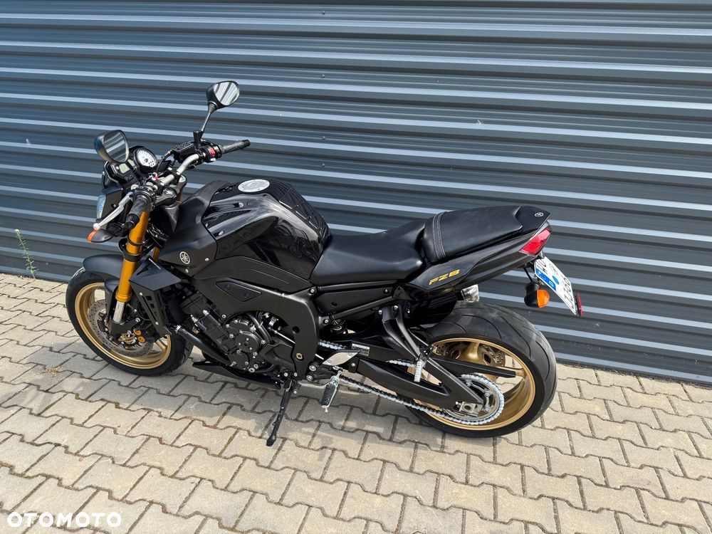 Yamaha FZ8 - 7