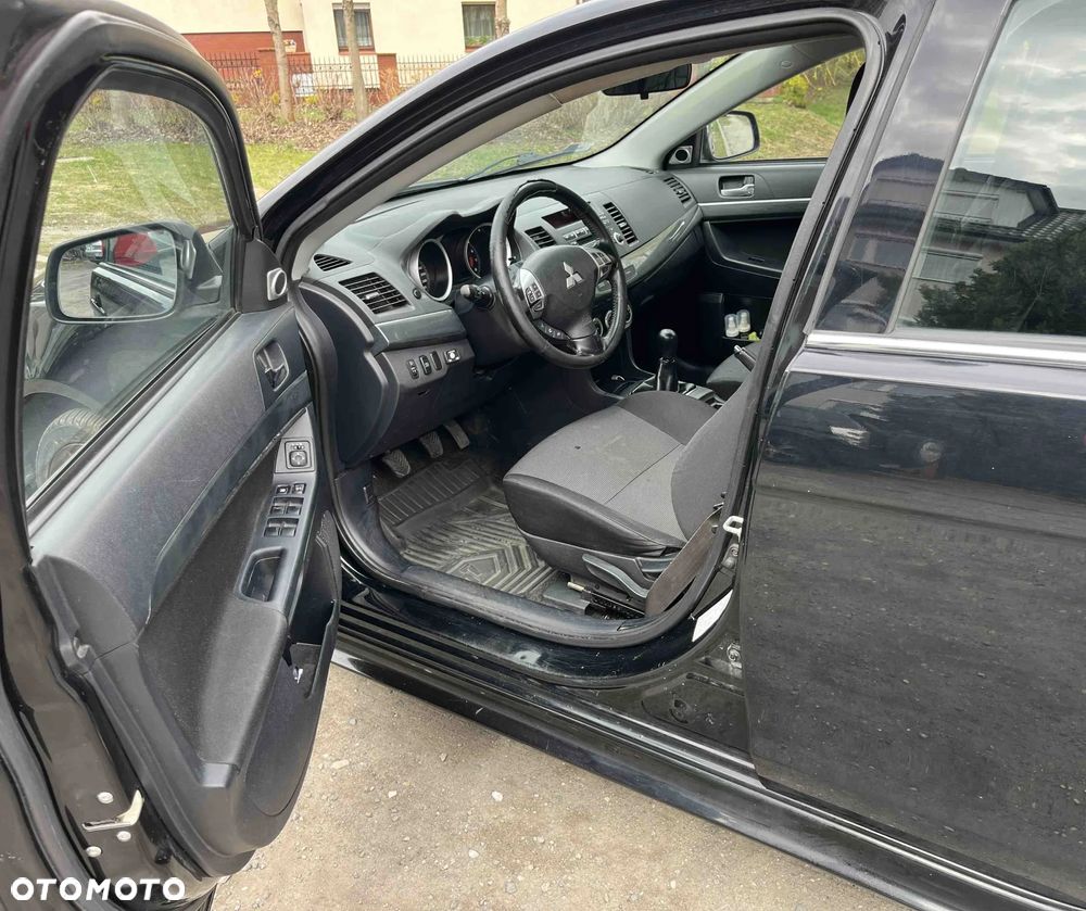 Mitsubishi Lancer - 6