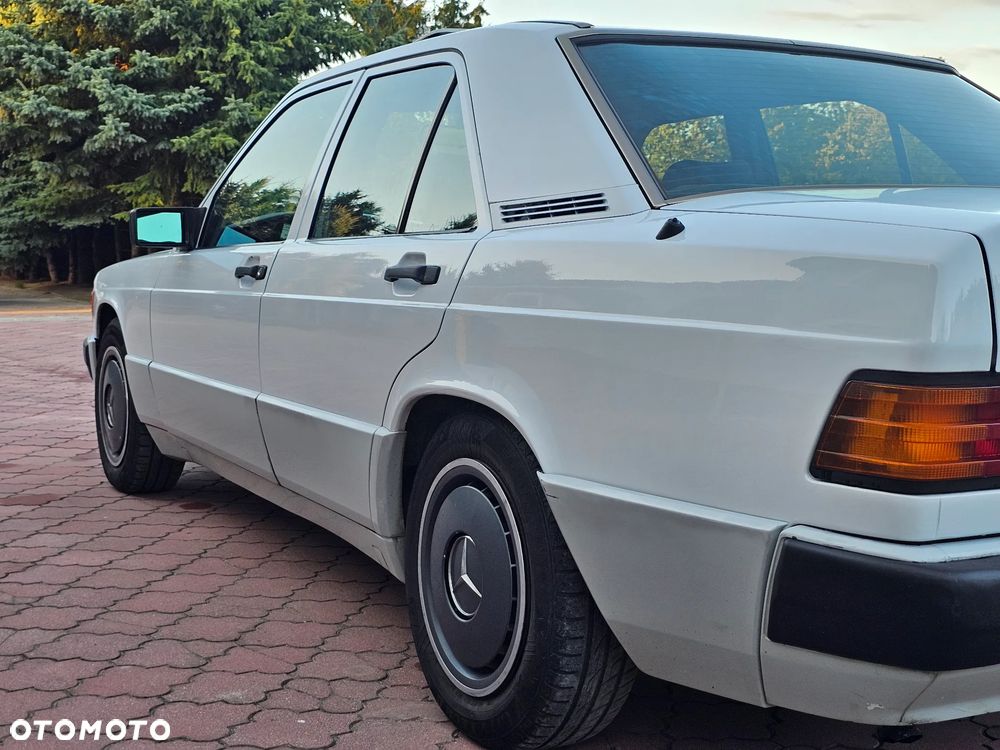 Mercedes-Benz W201 (190) - 16