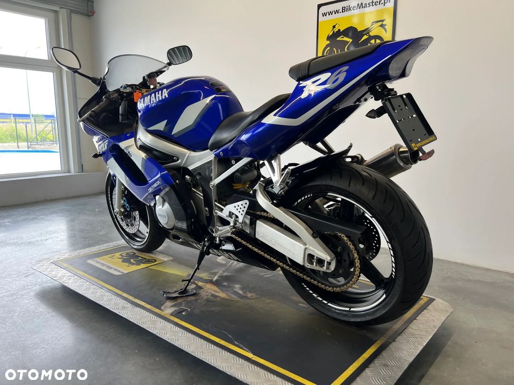 Yamaha R6 - 3