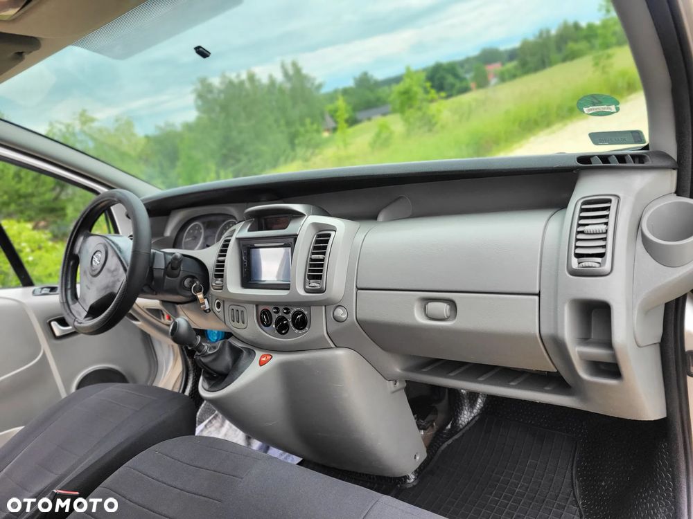 Opel Vivaro - 11