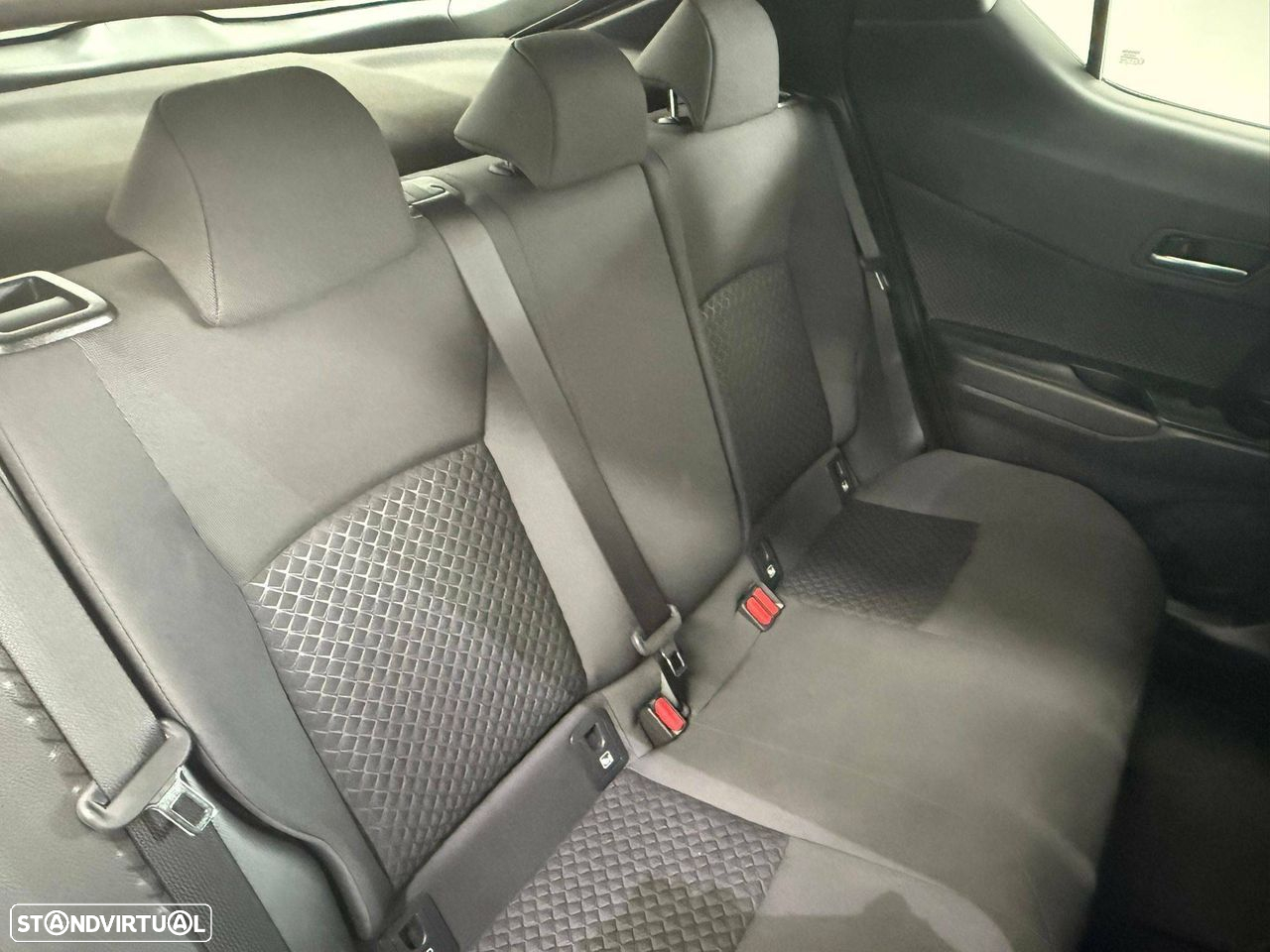 Toyota C-HR 1.8 Hybrid Comfort - 19